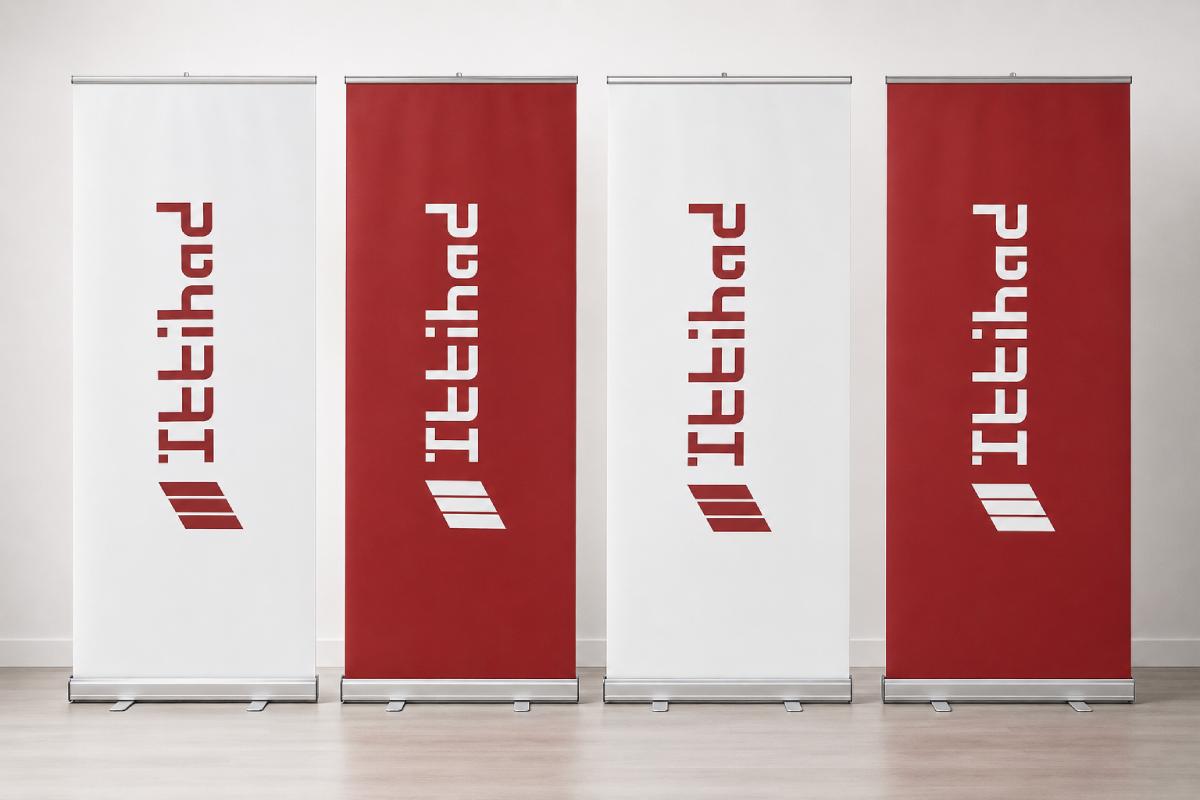 custom-roll-up-banners abu-dhabi retractable roll up stand