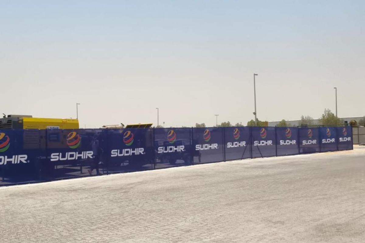large-scale-outdoor-fence-advertising-graphics
