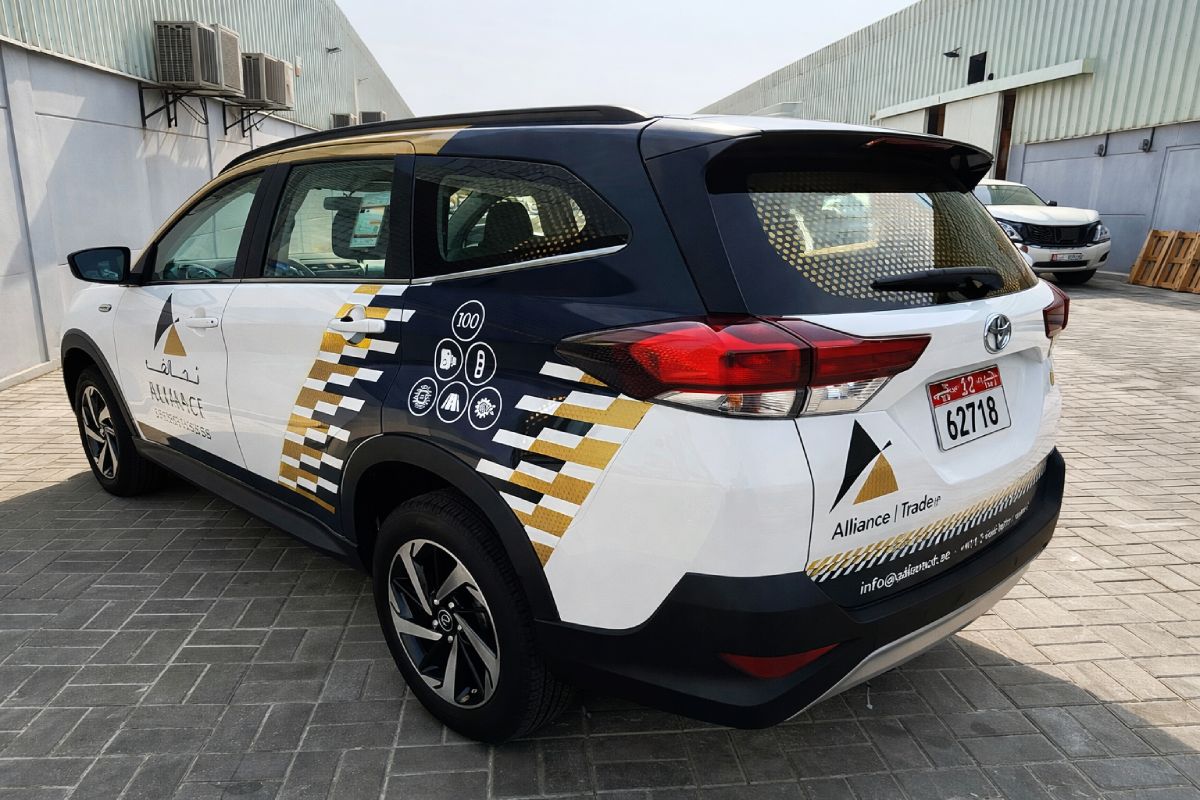Reflective honeycomb graphics on a Tahalouf Alliance Toyota RAV4, Abu Dhabi