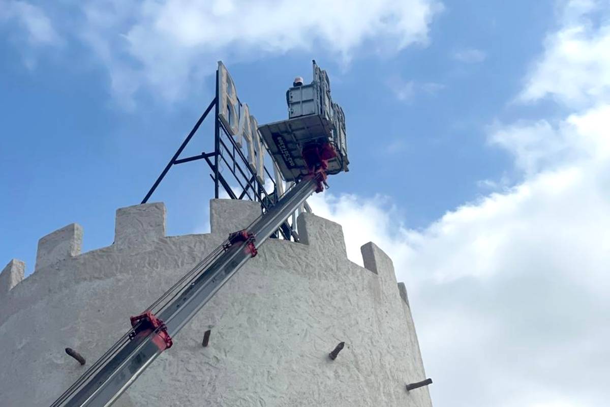 Rooftop Sign - Abu Dhabi